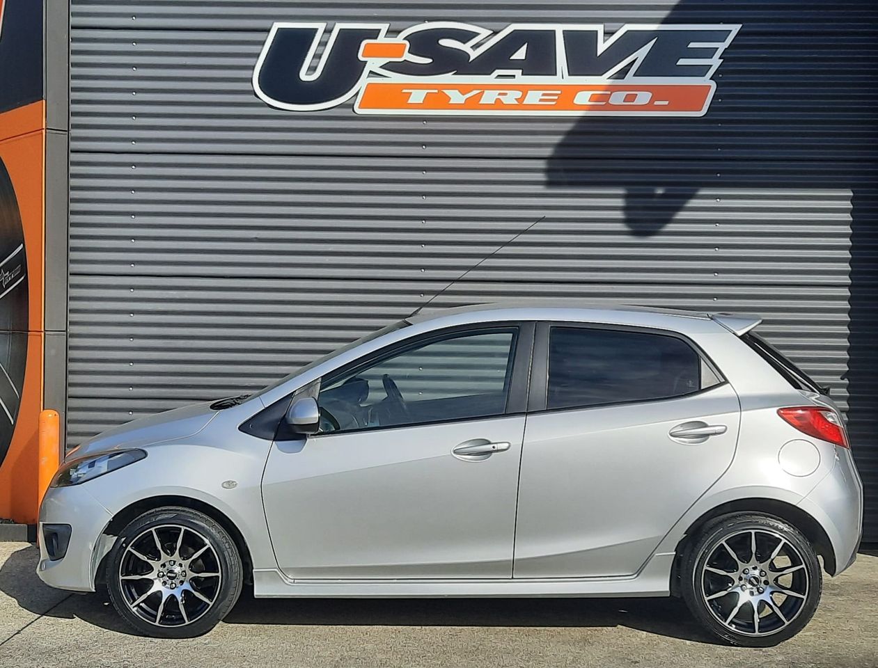 Mazda Demio (2009) on BGW Ratchet