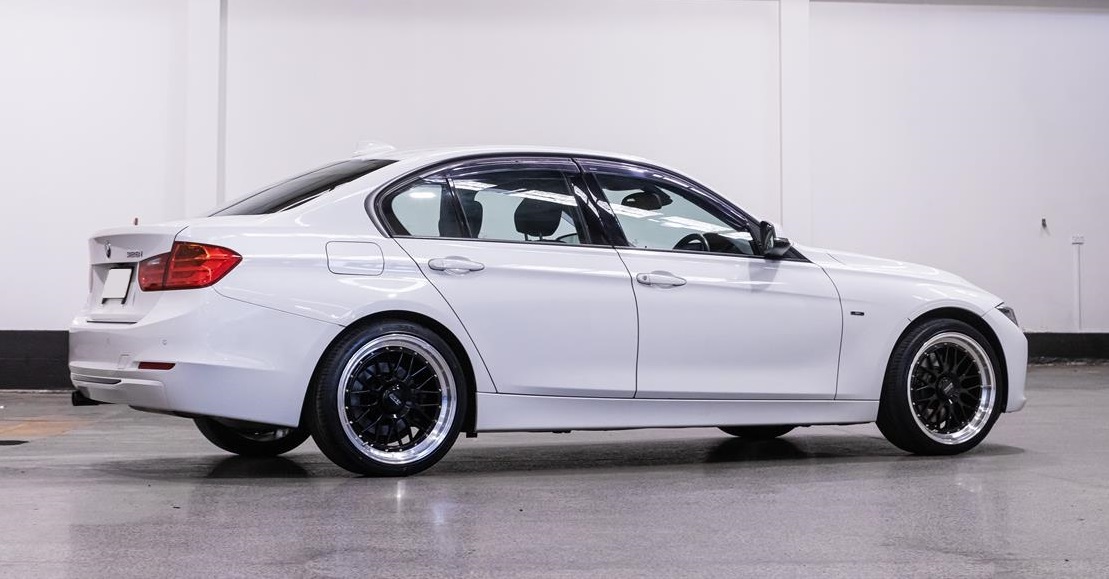 BMW 3 Series on BGW Euro Mesh