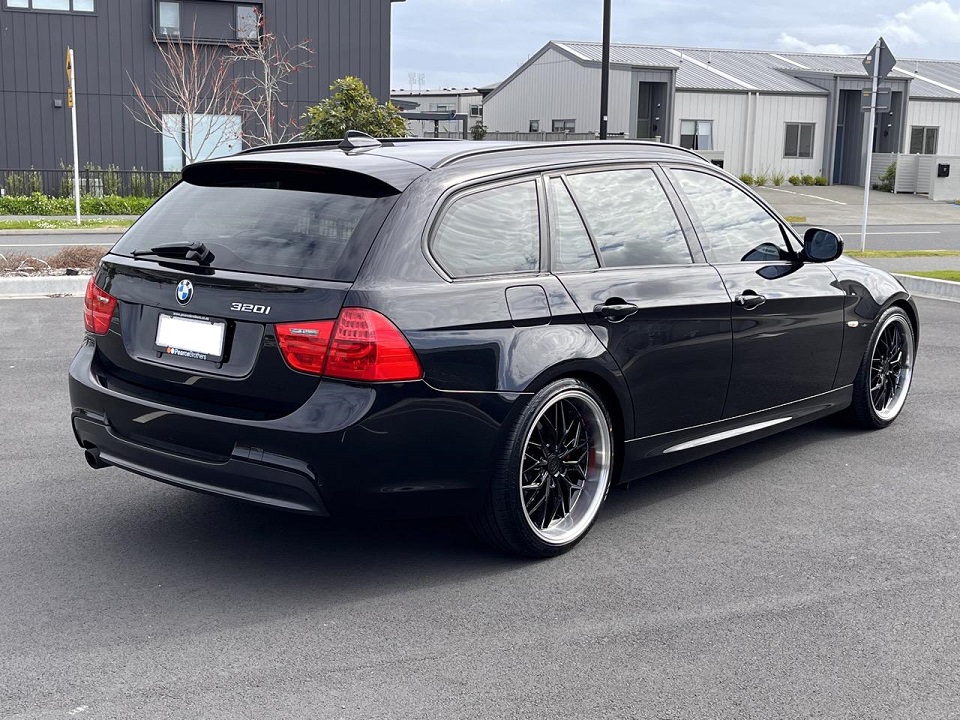 BMW 3 Series (2012) on Covert CV7